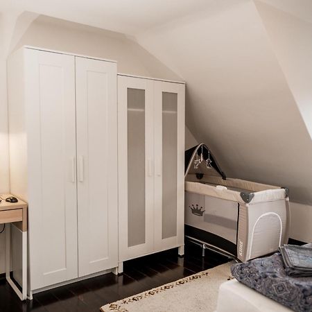 Stadt-Ferienwohnung 巴特劳特堡 外观 照片